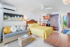 Image of "Slice of Paradise" Oceanfront Studio at Islander on the Beach 225