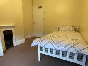 Image of Rooms In A Victorian Comfortable 4-bedroom house in Milton Keynes Rooms Not En-suites