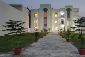 Image of Super Collection O Yamuna Palace Near Gomti Riverfront Park