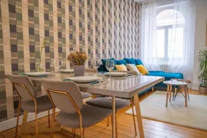 Image of Plumeria - Grand Appartement 75m2 - Au calme - Proche Gare, Nouvelle Ville - Parking Public Gratuit - 2 Chambres - 4 Lits séparés