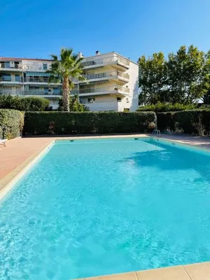 Image of Studio de standing climatisé, avec piscine, proche de la mer