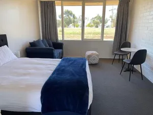 Image of Happy Wanderer Motel Lake Boga ON THE LAKE WITH LAKE VIEWS
