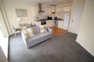 Image of Sillars Getaways - Clifton Road - Modern First Floor Apartment