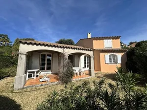 Image of Maison Individuelle 2 Chambres avec Jardin, Piscine et Tennis, Proche du Centre-Village - FR-1-726-44