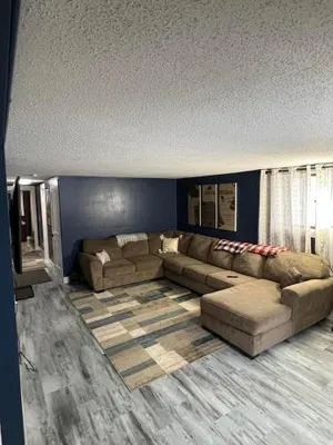Image of Entire level just off Interstate, free breakfast