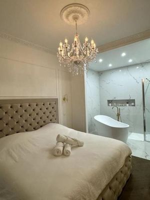 Image of La Suite Haussmannienne