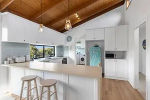 Image of Sea Breeze on Orton - 5 minute walk to the beach!