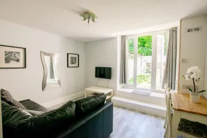 Image of Your Apartment Fredrick Place - No.6