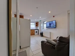 Image of Nice Living Serviced Accommodations 8 (Entire 2 Ensuite Bedroom House)