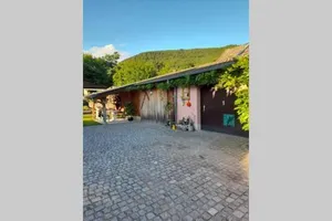 Image of Charmant petit appartement avec bel exterieur.