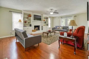 Image of The Gamecock Cutie Lakeside Home Near Bases & USC