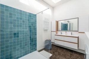 Image of Large bright duplex in Bordeaux