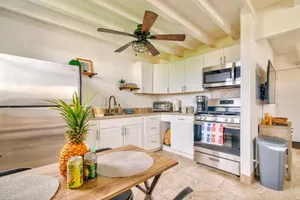 Image of NEW - Pineapple Loft - Entire House Downtown Hilo with AC