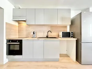 Image of L'AUTHENTIQUE - Moderne - Central