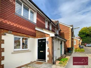 Image of Knaphill, Woking - 3 Bed House - With Garden