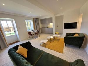 Image of LODGES EN PIERRES DOREES
