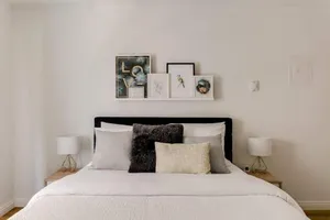 Image of Sophisticated Long Beach Suite with Patio Dining and Parking NRP21-00185