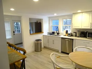 Image of 3 Bed Apartment in Quiet Neighborhood