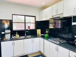 Image of Dreamy Getaway 2 Bedroom Apartment near Airport