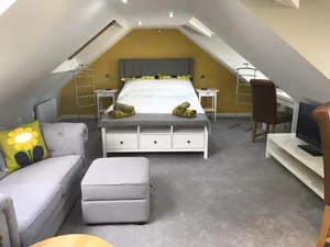 Image of Round-y-Corner