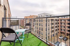 Image of Modern 2 Bed Flat with Balcony, Easy London Access
