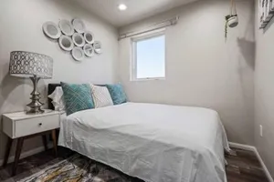 Image of Spacious family Guesthouse private entry near six flags