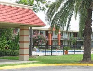Image of Super 8 By Wyndham Lake Jackson/Clute