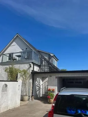 Image of Rymlig och modern lägenhet i villa. Perfekt för familjer. Med parkering.