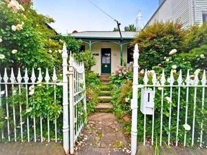 Image of Bostane Cottage on West Hobart Hill