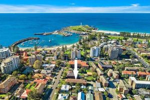 Image of Harbourside Bliss: 2-Bedroom Coastal Apartment