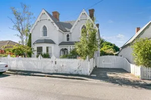 Image of Amberley - circa 1880s Luxury - 5 b'rooms sleeps 9