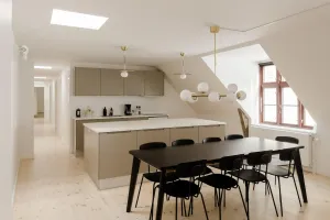 Image of Central Apt · Newly Renovated · Shopping Street★