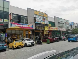 Image of Casa D'Faiz Alanis near KLIA pool olympic size