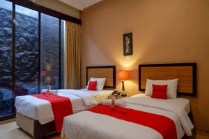 Image of RedDoorz Plus near Amplaz Yogyakarta