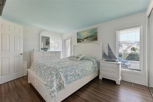 Image of 7010 Park Blvd, Unit B