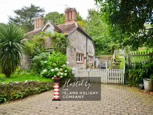 Image of 1 Apse Castle Cottage - Chocolate Box Cottage, Pet-Friendly 16th Century Cottage, surrounded by Ancient Woodland in Shanklin