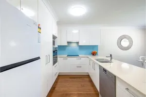 Image of 4-49 Bonito St - small dog friendly, air con & Wi-Fi