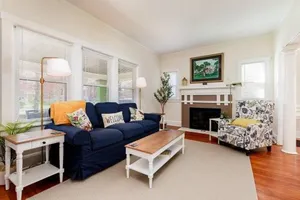 Image of charming cottage in maplewood