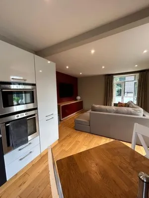 Image of Luxury Apartment - Great Location
