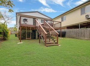 Image of Poppies Cottage - Cooee Bay Beachside Retreat