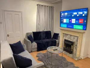 Image of Hometel Digs Nice Comfy Home Sleeps 12