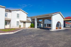 Image of Studio Inn Extended Stay Oklahoma City Airport by OYO