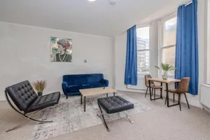 Image of Spacious 2 Bedroom Flat Next to Brighton Beach Sleep 6 Guests RFT