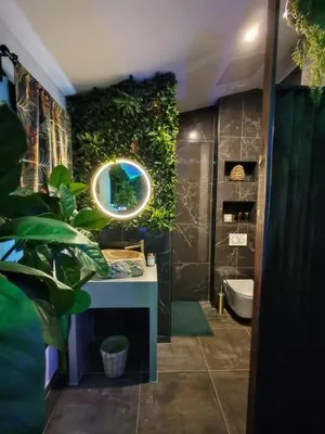 Image of La Jungle Room