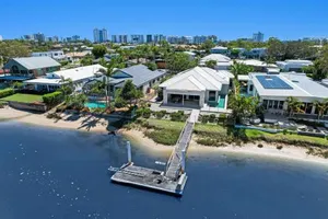 Image of 4 bedroom waterfront dream holiday home and small pet friendly