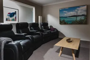 Image of Entertainer's Paradise! Child & pet friendly Pool spa, movie room - close to Australia Zoo