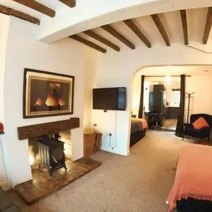 Image of King St Cosy - wood stove & ice maker