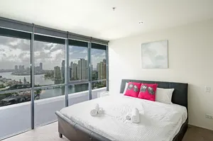 Image of Superb Surfers Paradise Apartment , Top Location