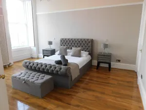 Image of Spacious 3 bedroom apt in the heart of Finnieston