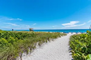 Image of Spaces Sunny Oasis 4BR Retreat with 2 King Beds, Amazing Pool, near South Florida Beaches